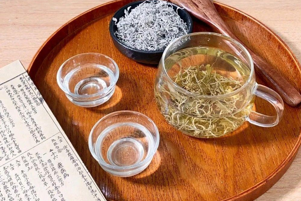 Vine Tea (Ampelopsis grossedentata) vs Six Traditional Teas — 4 Key Differences Blog 040